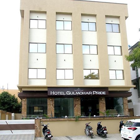 Hotel Gulmohar Pride Ахмеднагар Экстерьер фото
