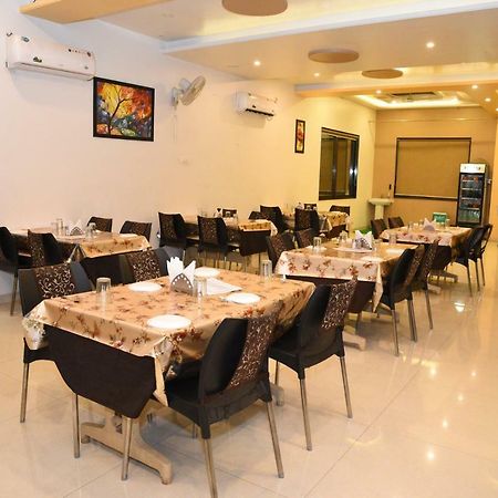 Hotel Gulmohar Pride Ахмеднагар Экстерьер фото