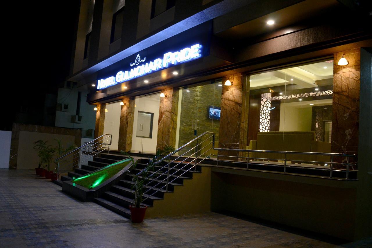 Hotel Gulmohar Pride Ахмеднагар Экстерьер фото