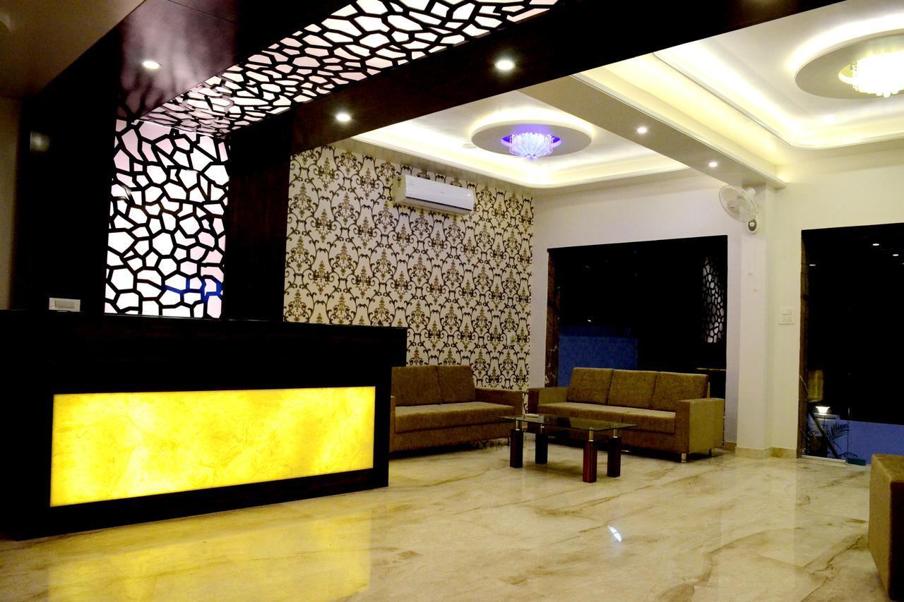 Hotel Gulmohar Pride Ахмеднагар Экстерьер фото