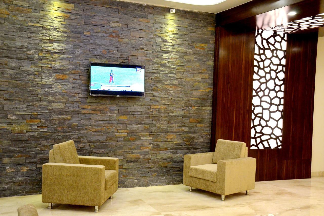 Hotel Gulmohar Pride Ахмеднагар Экстерьер фото