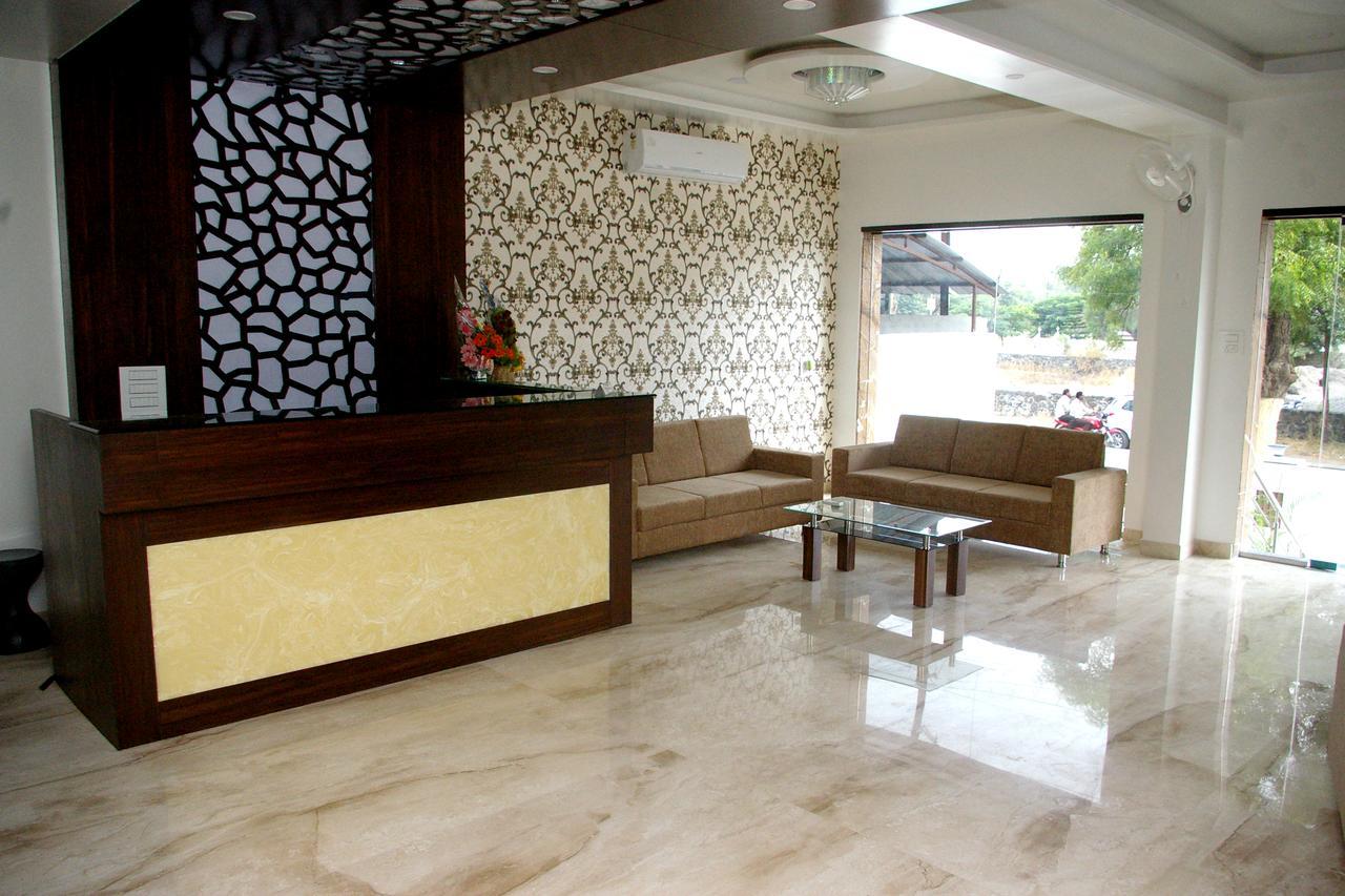 Hotel Gulmohar Pride Ахмеднагар Экстерьер фото