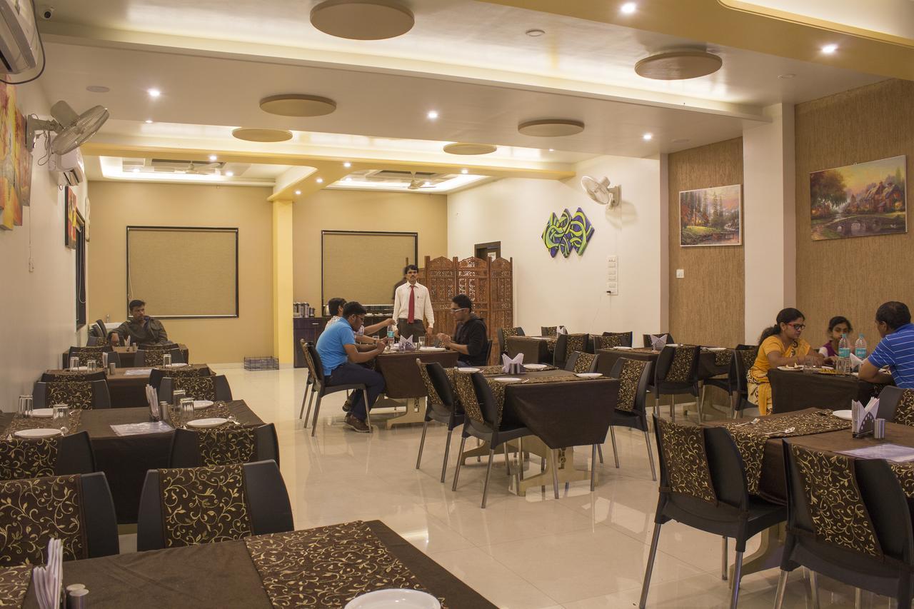 Hotel Gulmohar Pride Ахмеднагар Экстерьер фото
